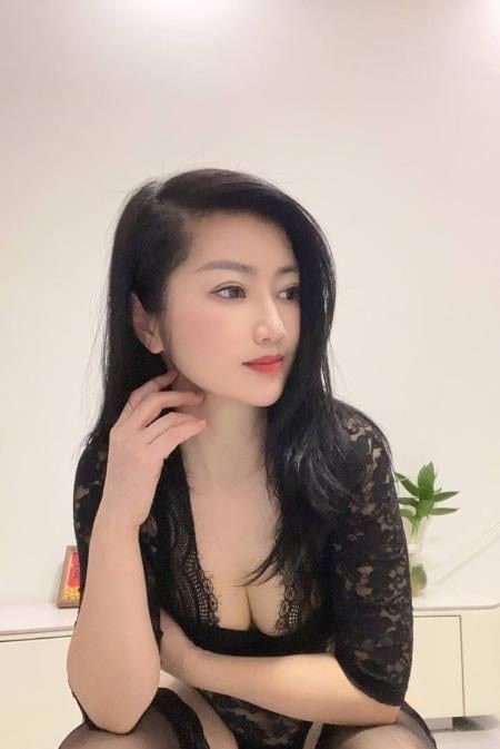 洪山黑丝骚妇 图片 3