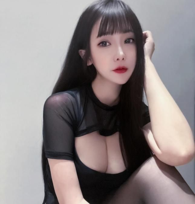 乌市高颜值初初老师 图片 2