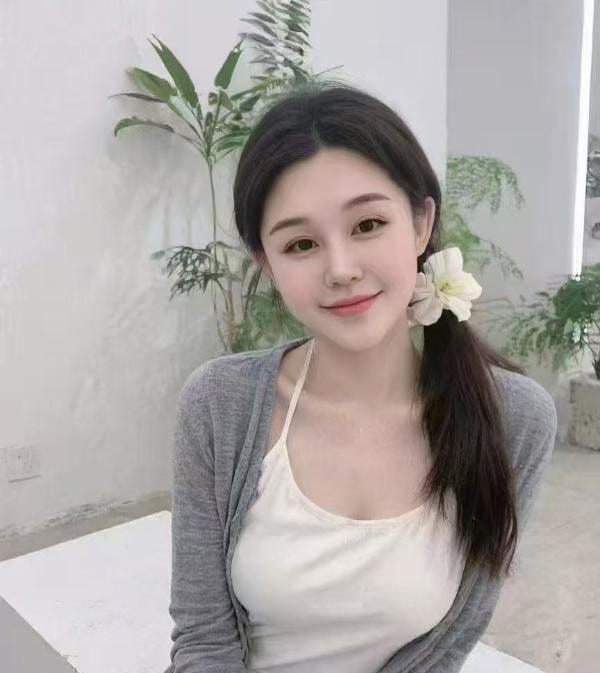少女型美女兼职 图片 1