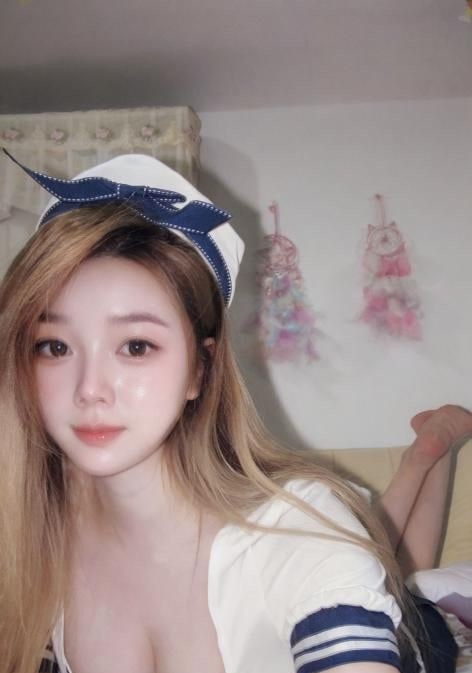 徐汇白皮巨乳玲玲 图片 4