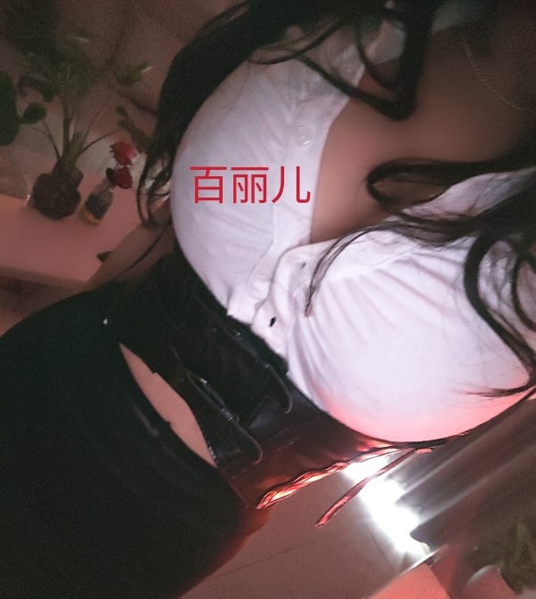 大胸百丽儿 图片 3