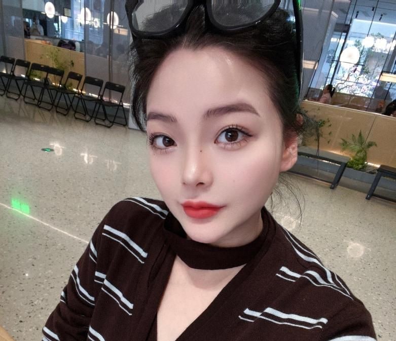 大胸虎牙妹文文 图片 4