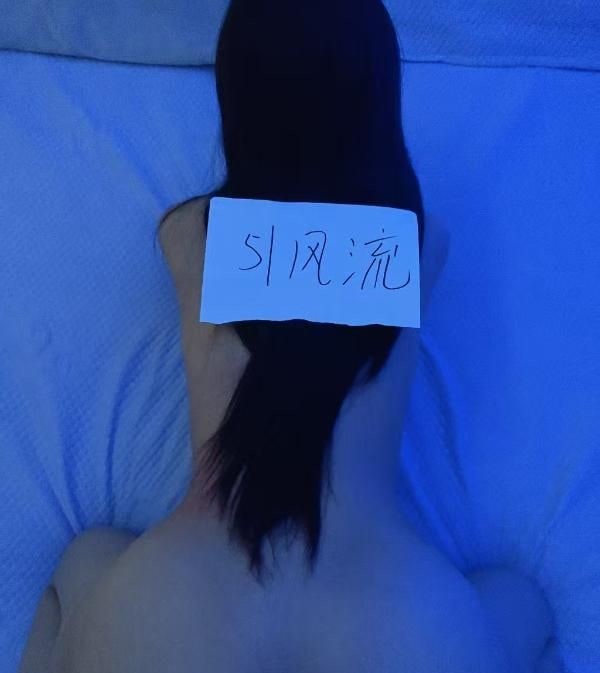 徐东蜜桃臀小姐姐 图片 1