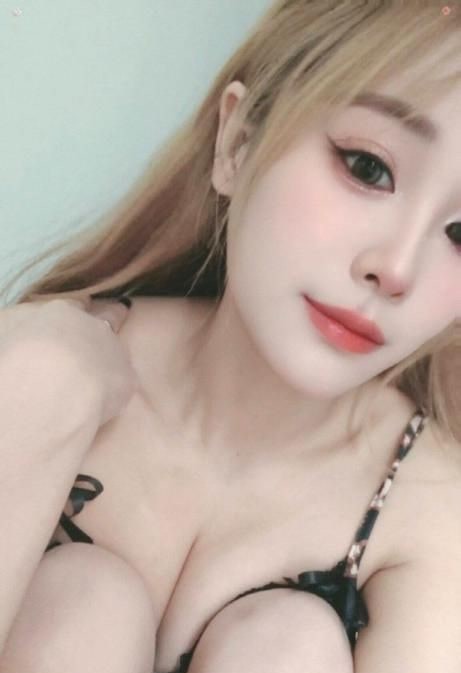 高颜值身材好兼职大米 图片 3