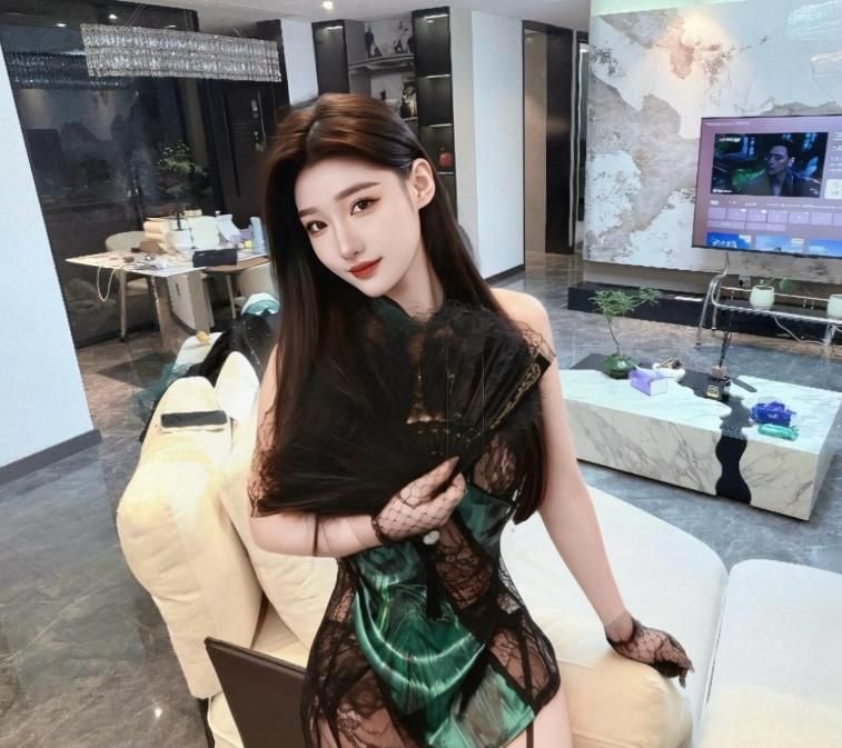 翘臀多乐老师 图片 3