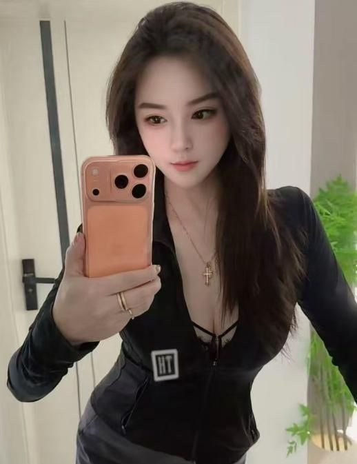 高颜值大奶骚妇 图片 3