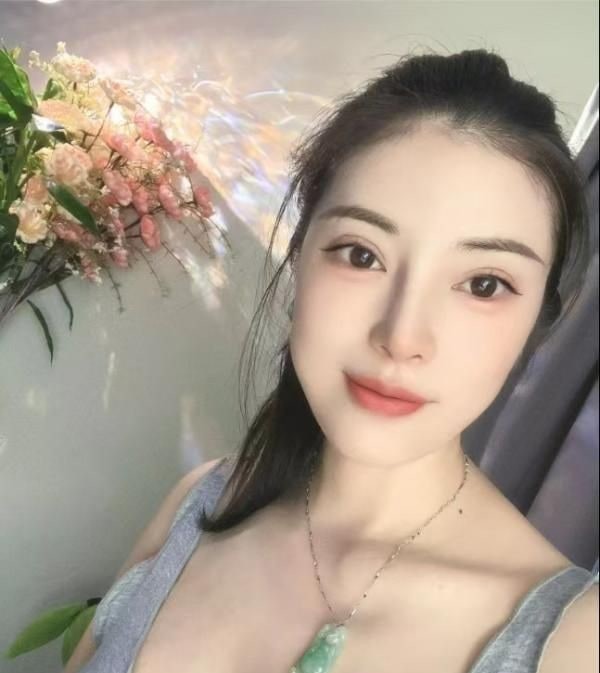 东站完美御姐羽恩 图片 4