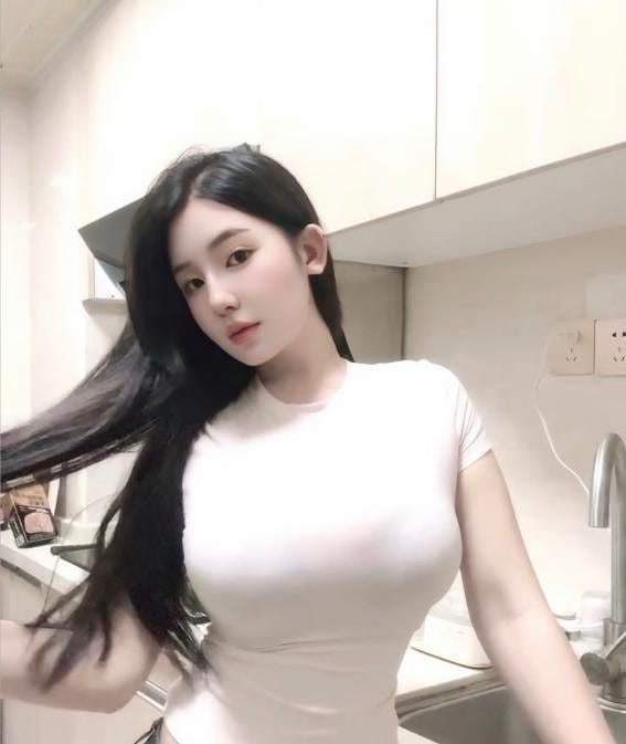 美乳翘臀娜娜 图片 2