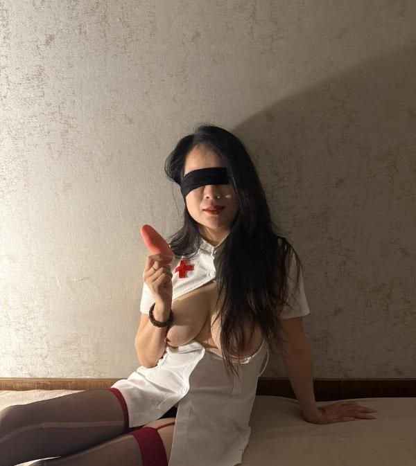 南站大奶纯纯 图片 4