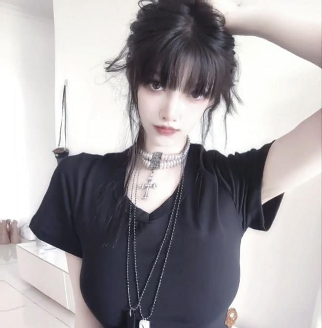 暗黑系嫩妹小怪 图片 1