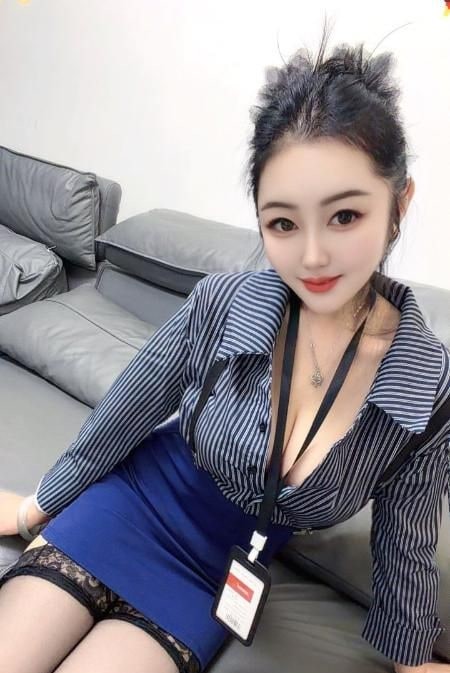 横塘丰乳肥臀可爱妹子 图片 4