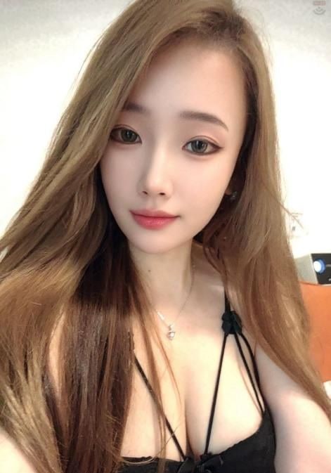 黄埔大胸好身材灵儿 图片 1