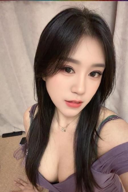 雨花舌吻大胸妹 图片 2