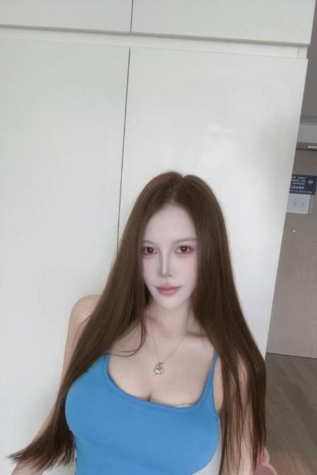 龙华大胸女友茜茜 图片 2