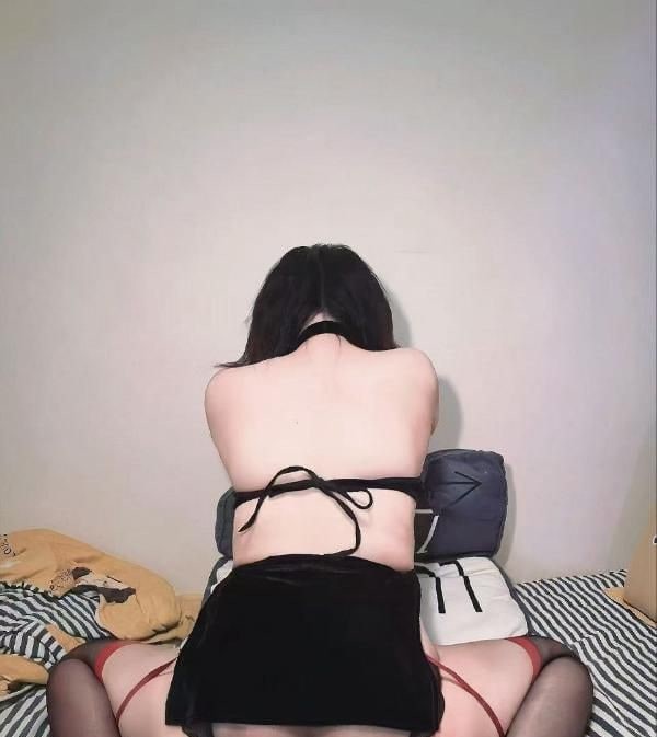 电臀小玉儿 图片 3