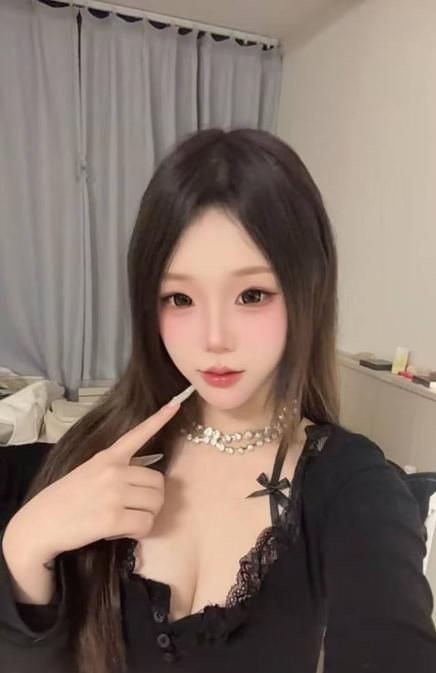 性感巨乳小骚货 图片 2