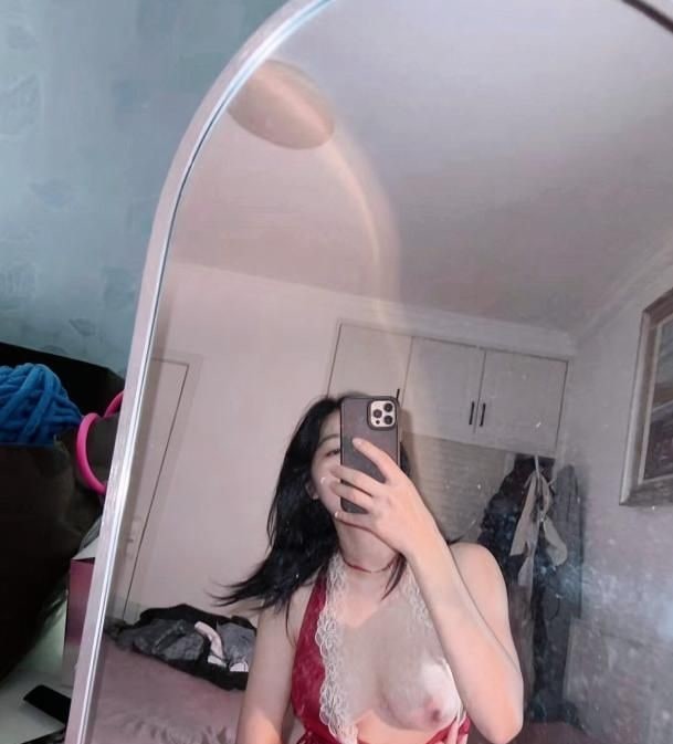 上城翘臀女友系安然 图片 2