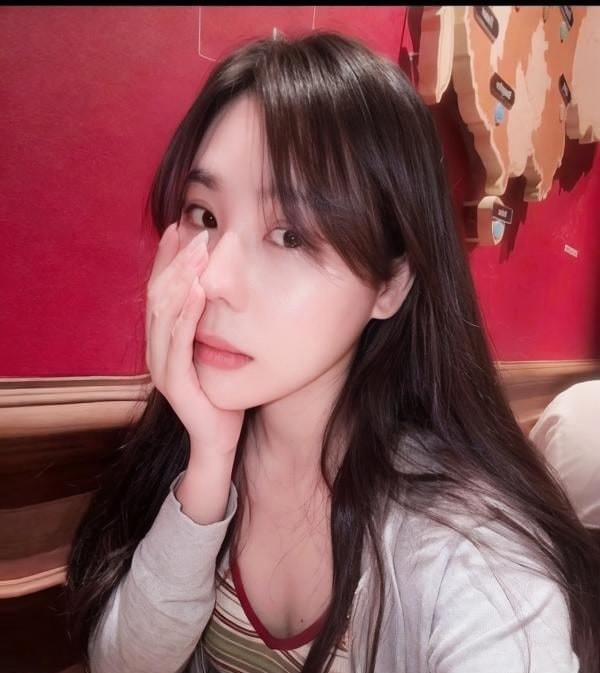 上城翘臀女友系安然 图片 3