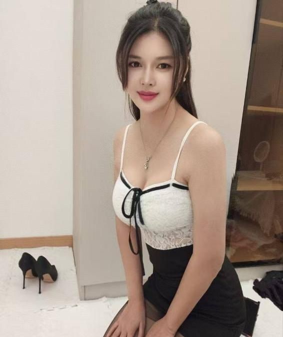 风情妩媚骚逼兼职小妹 图片 2