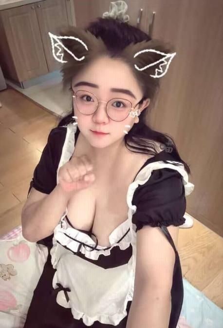 性感F胸个人良家兼职 图片 3