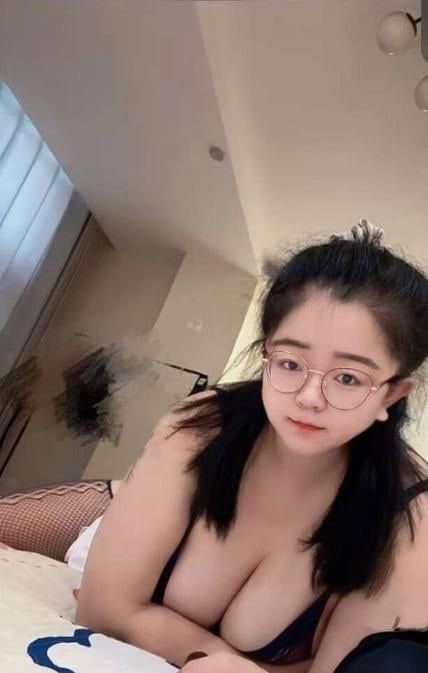 性感F胸个人良家兼职 图片 4