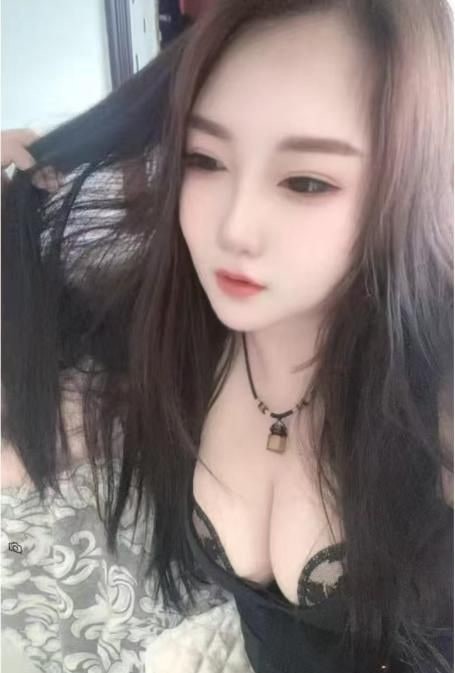 丰乳肥臀大波骚妇 图片 3