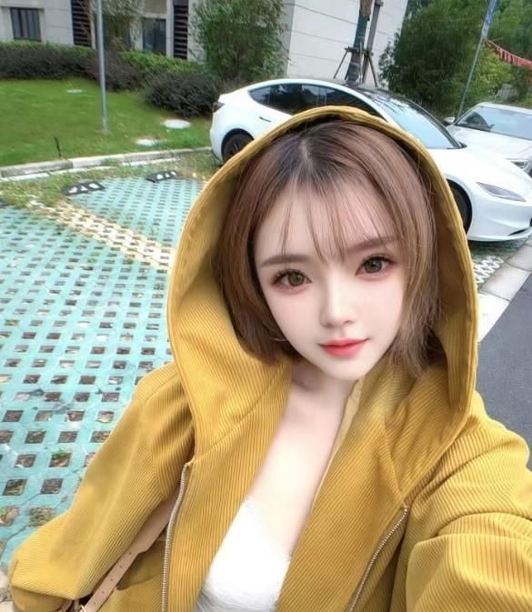 短发美胸白嫩兼职老师 图片 2