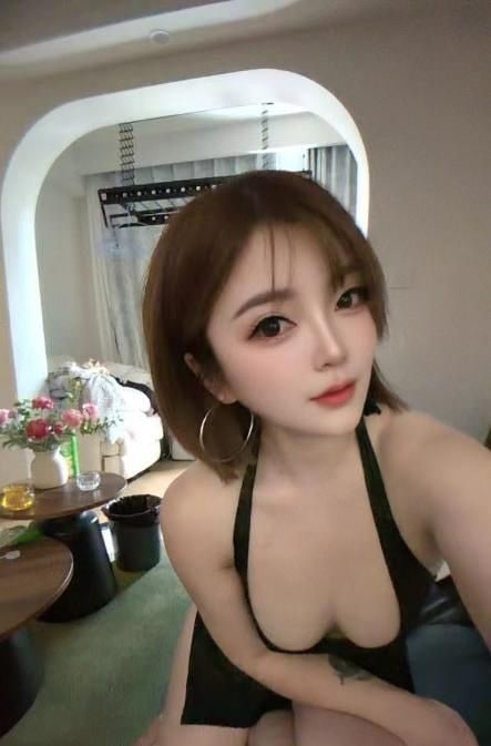 短发美胸白嫩兼职老师 图片 4