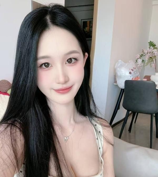 龙岗白皙美乳林熙 图片 1