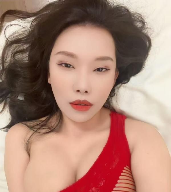 桐梓林服务控少妇 图片 1