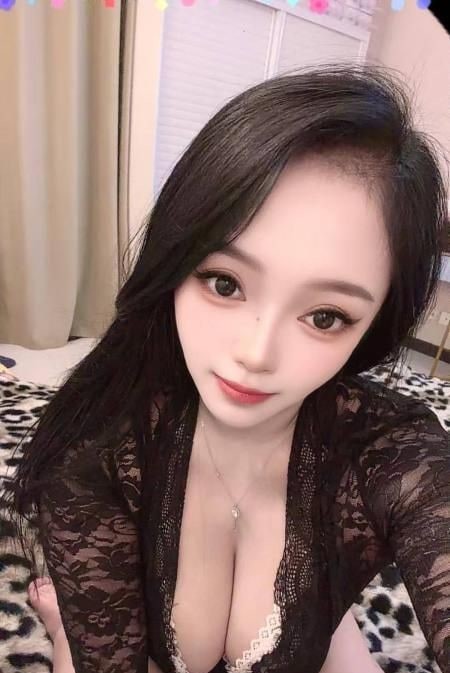 蕾丝巨乳女神 图片 3