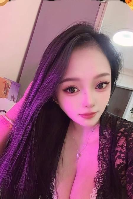 蕾丝巨乳女神 图片 4