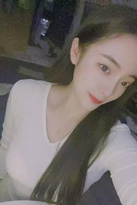 中项口爆极品美女 图片 1