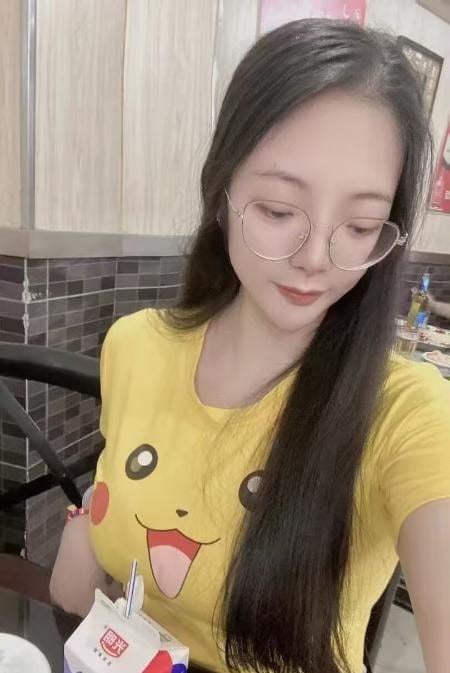 中项口爆极品美女 图片 2