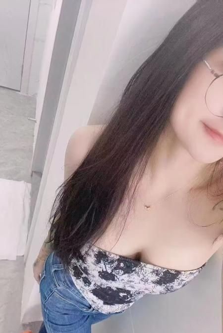中项口爆极品美女 图片 3