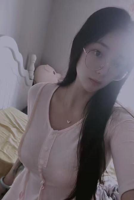 中项口爆极品美女 图片 4